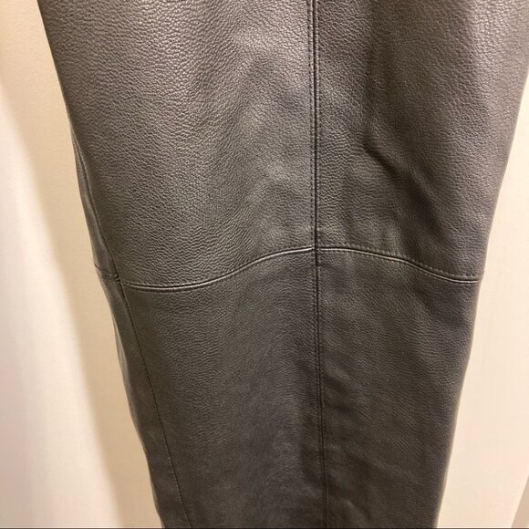 ZARA Sz M Faux Leather PVC High Rise Ankle Zipper Raw Hem  Slim Leg Pants - Picture 2 of 9